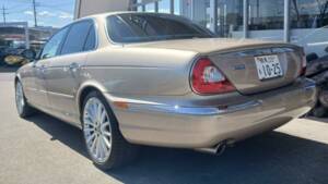 Image 7/25 of Jaguar XJ 8 4.2 (2003)