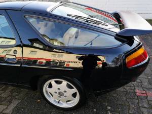 Image 21/22 of Porsche 928 GT (1990)