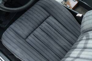 Immagine 28/48 di Mercedes-Benz 200 CE (1990)