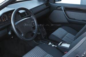 Bild 22/31 von Mercedes-Benz E 200 (1996)