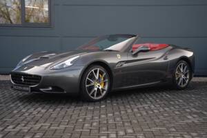Image 4/50 of Ferrari California (2009)
