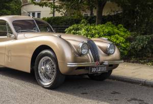 Image 10/34 of Jaguar XK 120 FHC (1952)