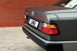 Bild 8/73 von Mercedes-Benz 230 E (1991)