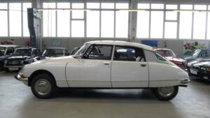 Bild 32/41 von Citroën D Super Familiale (1973)