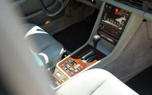 Imagen 38/64 de Mercedes-Benz 500 SEL (1984)