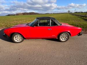 Afbeelding 49/100 van FIAT 124 Pininfarina Spidereuropa (1982)
