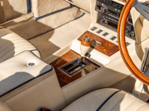 Image 35/57 de Aston Martin V8 Vantage Volante (1989)