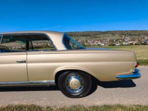 Afbeelding 26/30 van Mercedes-Benz 220 SE b (1961)