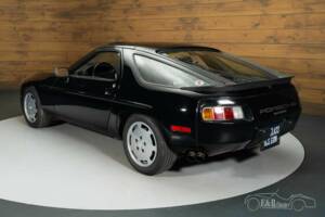 Bild 28/35 von Porsche 928 S (1986)