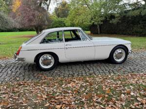 Bild 9/30 von MG MGC GT (1969)