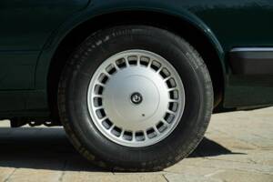 Image 28/50 de Daimler XJ 6 4.0 (1991)