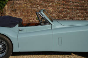 Image 16/50 de Jaguar XK 140 DHC (1957)