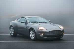 Image 1/23 of Aston Martin V12 Vanquish (2003)