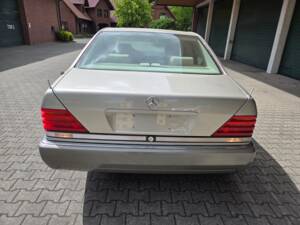 Image 4/103 de Mercedes-Benz 300 SE (1991)