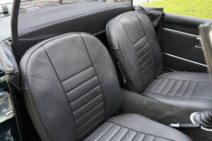 Image 18/50 of MG MGB (1969)