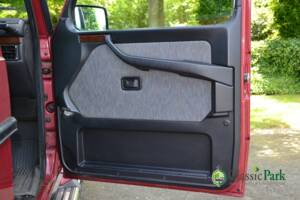 Image 10/49 de Mercedes-Benz 230 GE (SWB) (1993)