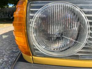 Image 100/139 of Mercedes-Benz 240 D (1978)