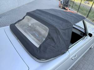Image 15/36 of Mercedes-Benz 230 SL (1965)