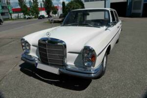 Imagen 2/58 de Mercedes-Benz 280 SE (1970)