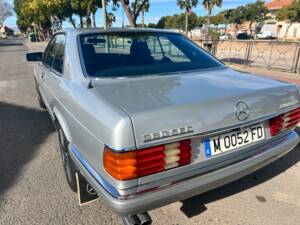 Image 15/77 of Mercedes-Benz 380 SEC (1982)