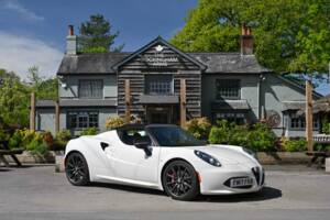 Image 48/50 of Alfa Romeo 4C Spider (2017)