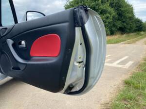 Afbeelding 37/63 van Mazda MX-5 1.6 (2004)