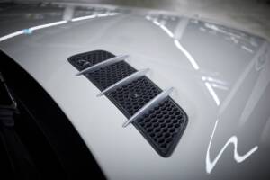 Image 35/99 de Mercedes-Benz SL 55 AMG (2005)