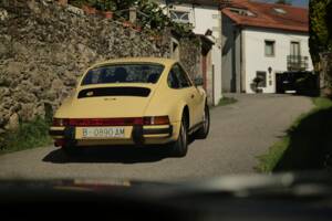 Image 19/77 de Porsche 911 2.7 S (1974)