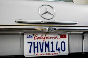 Afbeelding 27/50 van Mercedes-Benz 240 D (1976)