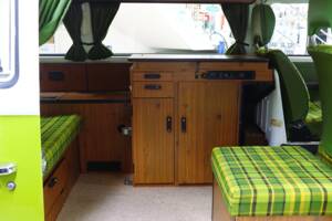 Image 18/25 de Volkswagen T2b Camper (1979)