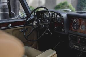Image 22/39 of Bentley S 3 Continental (1965)