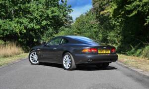 Image 3/50 de Aston Martin DB 7 Vantage (2002)