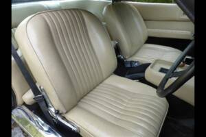 Immagine 18/24 di Aston Martin V8 (1973)