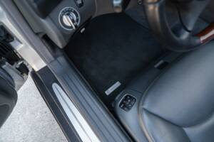 Image 69/86 de Mercedes-Benz SL 500 (2002)