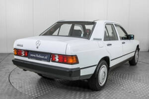 Image 24/50 de Mercedes-Benz 190 D (1986)
