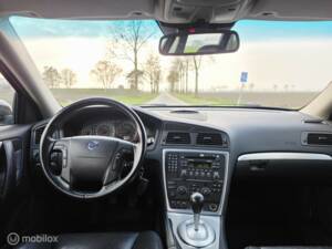 Imagen 19/32 de Volvo V 70 2.4 (2006)