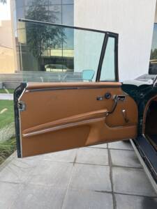 Image 10/15 de Mercedes-Benz 280 SE (1968)