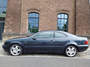 Afbeelding 5/32 van Mercedes-Benz CLK 230 Kompressor (2001)