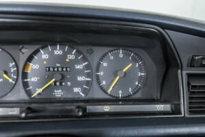 Image 31/50 de Mercedes-Benz 190 D (1986)