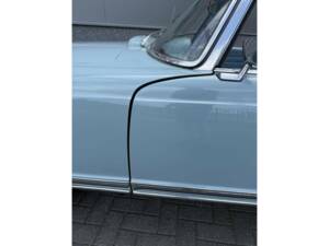 Image 17/43 de Mercedes-Benz 280 SL (1969)