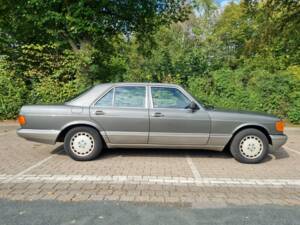 Image 11/12 of Mercedes-Benz 420 SE (1989)