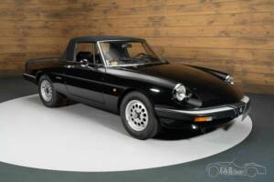 Image 13/19 of Alfa Romeo 1.6 Spider (1986)
