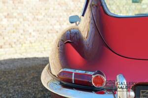 Imagen 34/50 de Jaguar E-Type (1968)