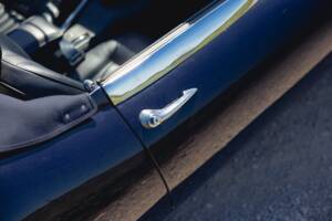 Image 27/50 de Jaguar E-Type (1969)