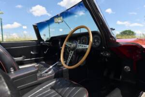 Image 26/80 of Jaguar E-Type 4.2 (1966)