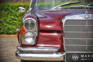 Immagine 9/71 di Mercedes-Benz 220 SE b (1961)