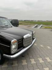 Bild 4/25 von Mercedes-Benz 200 (1969)