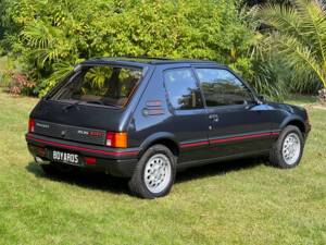 Bild 14/39 von Peugeot 205 GTi 1.6 (1986)