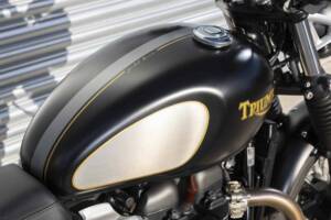 Immagine 15/42 di Triumph Street Twin Bonneville (2021)