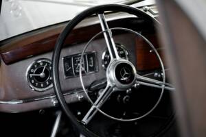 Image 36/50 de Mercedes-Benz 170 S Cabriolet A (1951)